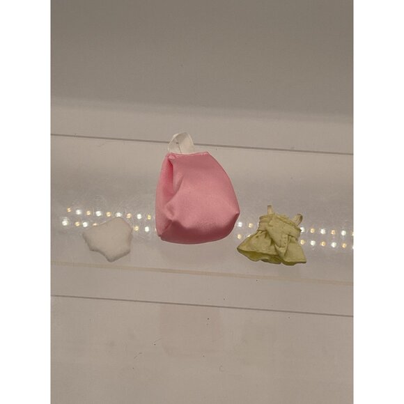 Vintage Krissy Barbie Doll Layette Pink Diaper Bag Diaper Dress Mattel - Picture 2 of 2